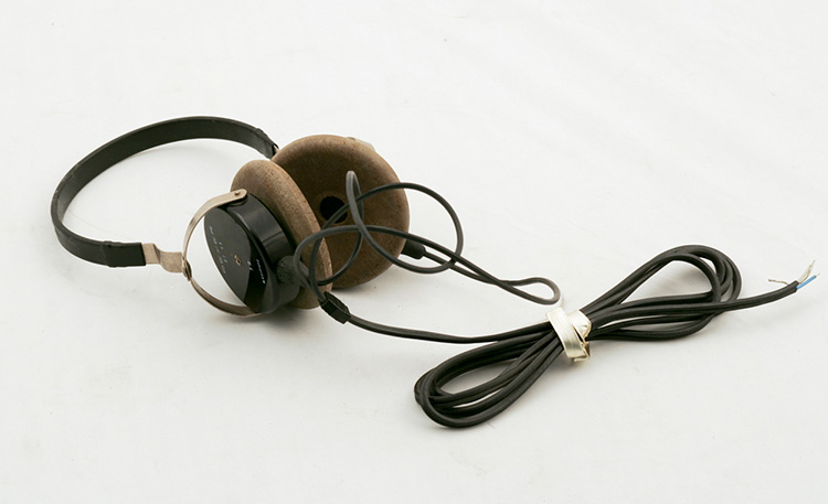 What is The Oldest Headphones Company