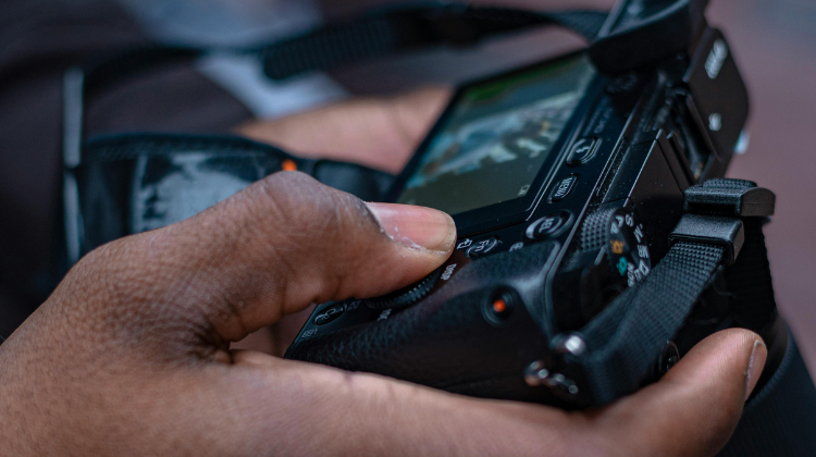 What DSLR Camera and Lens is Best for People Shooting?
