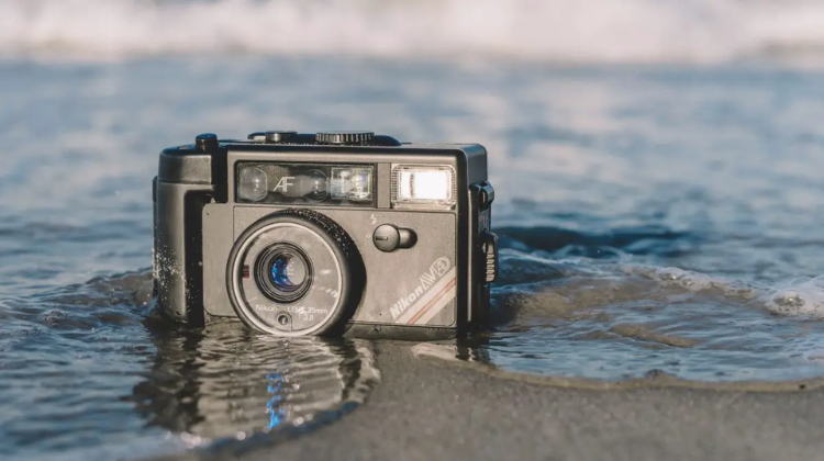 How Does a Waterproof Camera Work